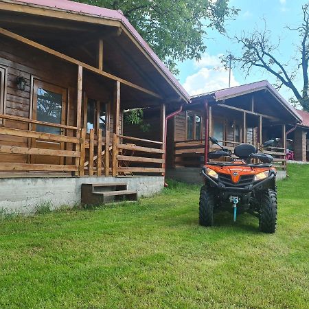 Cabanutele Din Lemn Villa Chiscau Exterior photo