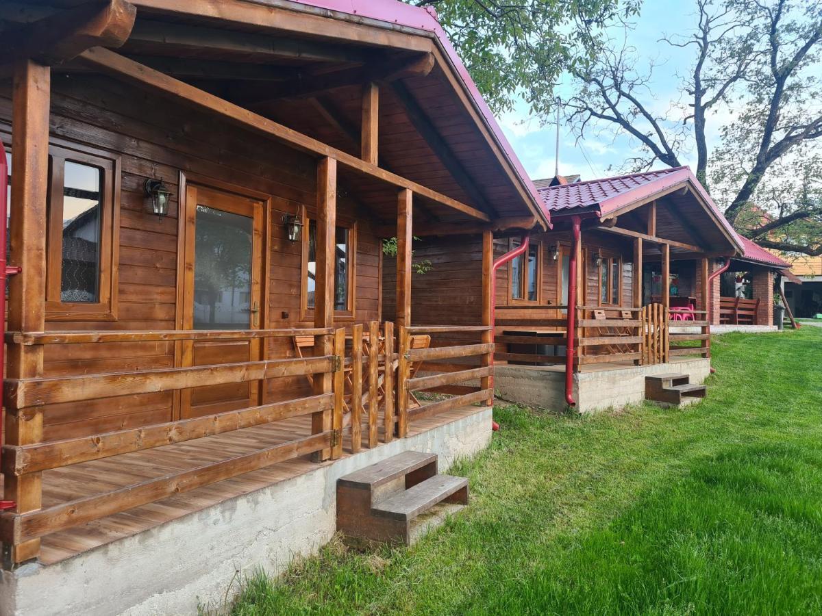 Cabanutele Din Lemn Villa Chiscau Exterior photo